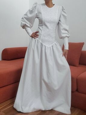 🚫SOLD🚫Classic White Long Sleeve Maxi Dress